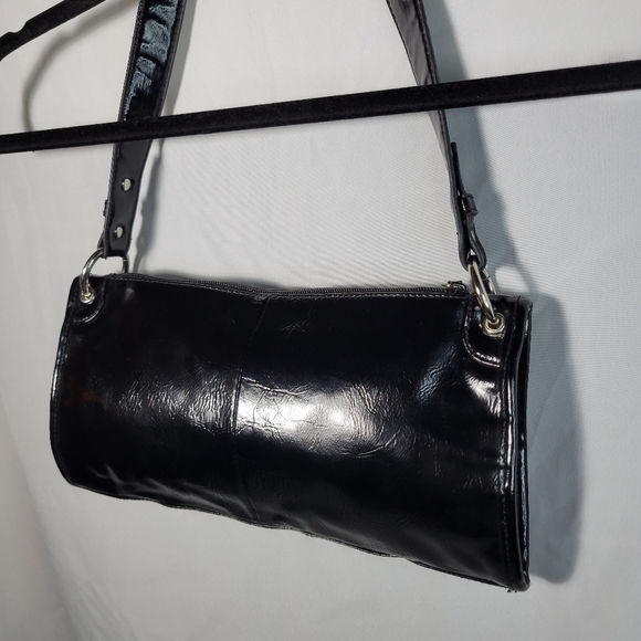 Kenneth Cole Reaction black vinyl baguette shoulder bag - Picture 4 of 8